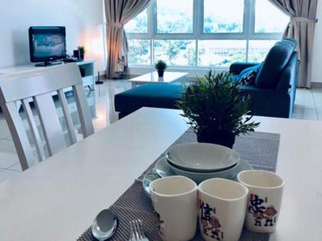 Southbay condo at batu Maung with wifi