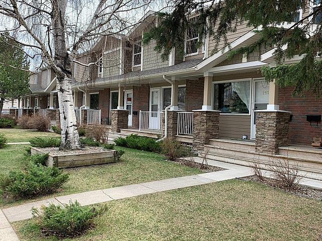 Southside 2 Bedroom Townhome Available Immediately
