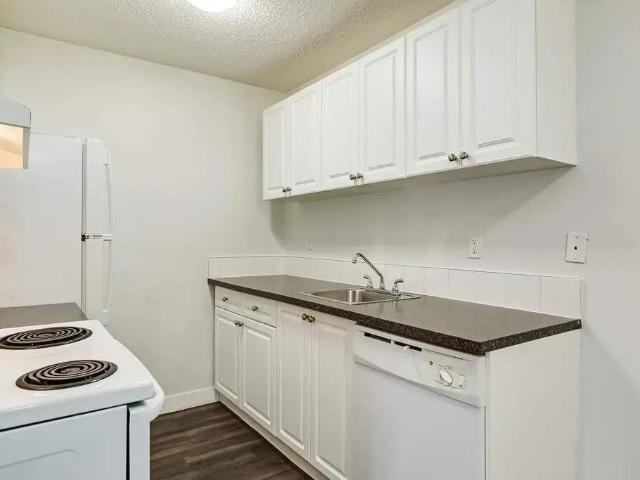 Southwood Village 1 Bedroom Apartment for Rent at 3005 56 Ave, Lloydminster, AB T9V 1Z6