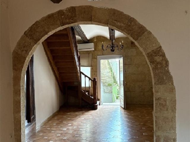 Souvignargues,Proche Nimes, Maison de village et grand jardi. 136m² Souvignargues
