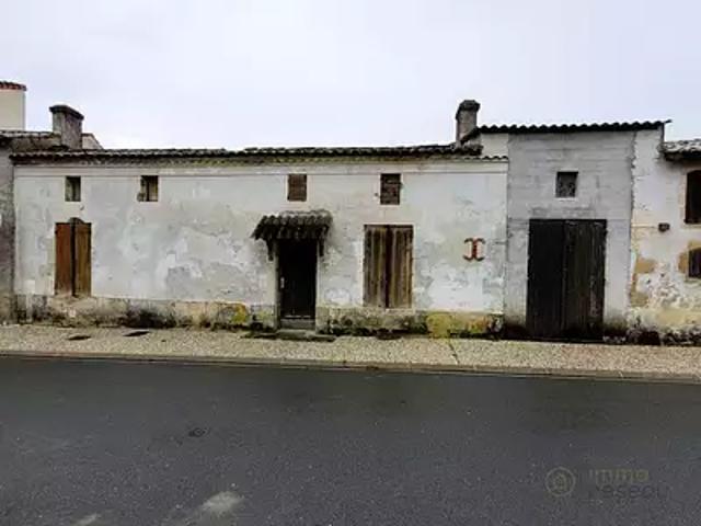 Soubran 17150 Achat / Vente maison 2 pièces t2 au dernier étage