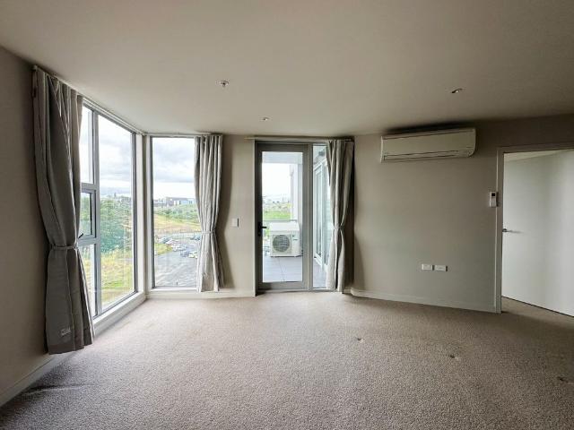 Sought after Rose Garden Apartment