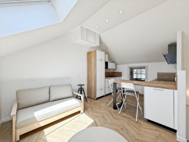 SOUPLEX DE 34 M2 NEUF MEUBLÉ PARKING