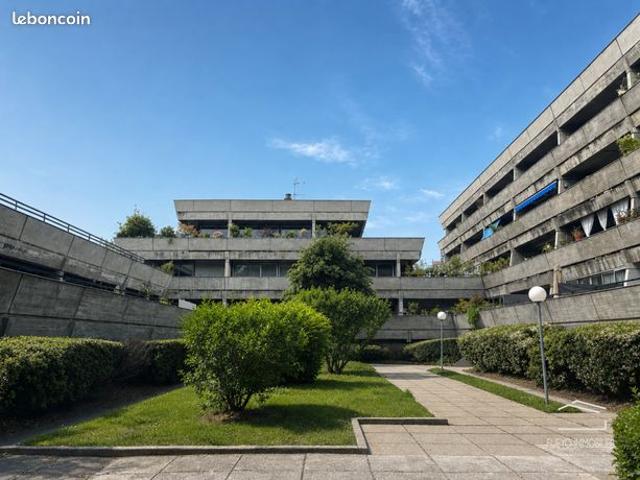 Source vive, Studio de 31 m2, terrasse de 30 m2, garage