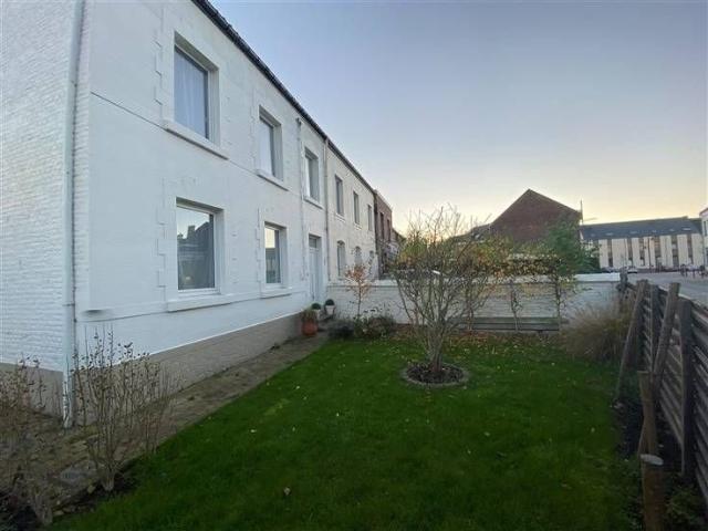 SOUS OPTION Lumineuse maison 4 chambres avec terrasse couv