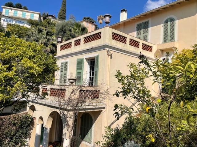 Sous Compromis CHARMANTE VILLA AVEC BEAUCOUP DE CARACTERE DEBUT 1900