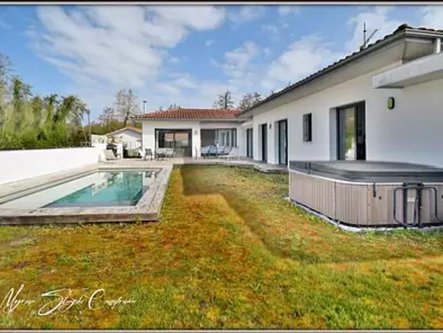 Soustons 40140 Achat / Vente maison 7 pièces t7 piscine jardin