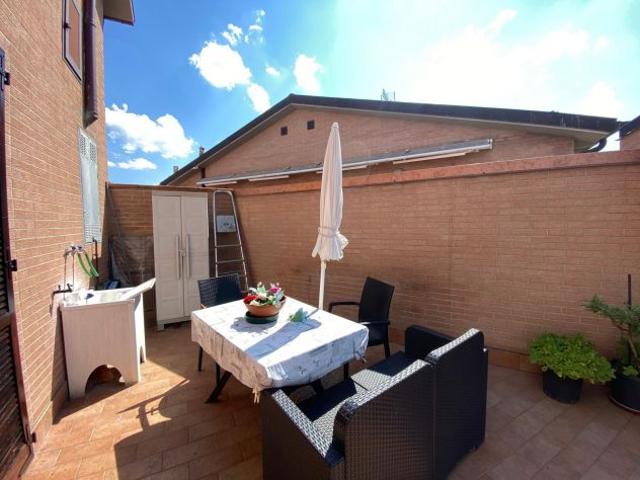 Sovicille SI vendesi quadrilocale panoramico con garage e cantina
