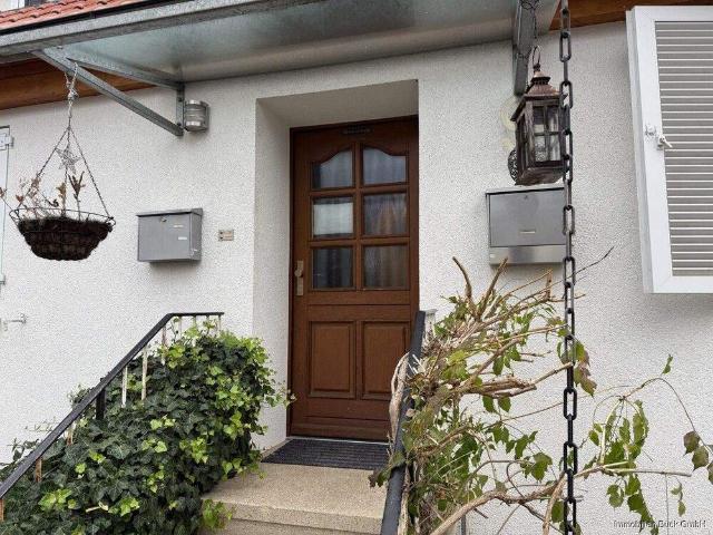 Sowas gibt es nicht so oft. viel Platz, eigene Garage und Gartenanteil zum Kauf