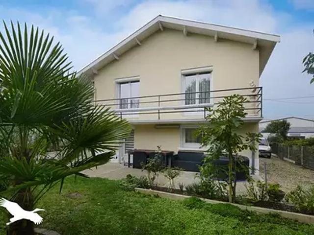 Soyaux 16800 Achat / Vente maison 9 pièces t9 au dernier étage parking