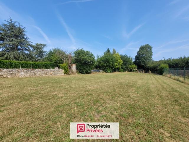SOYAUX 16800: Terrain constructible de 700m2