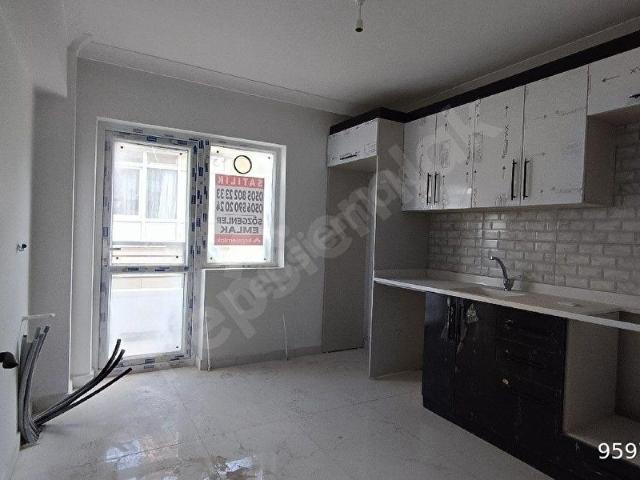 SÖZGENLER EMLAK'TAN İSTASYON CADDESİ ÜZERİ SIR DAİRE