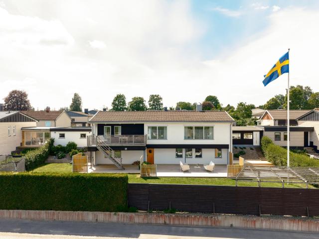 Slottsvägen 10