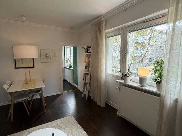 Slätbaksvägen, Årsta