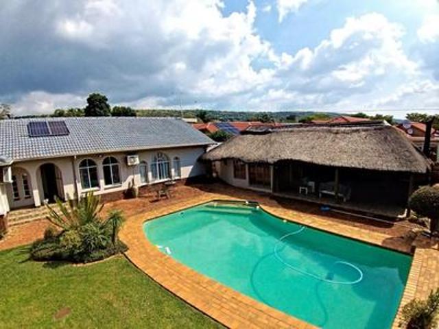 sleek and modern 3 bedroom house wit.