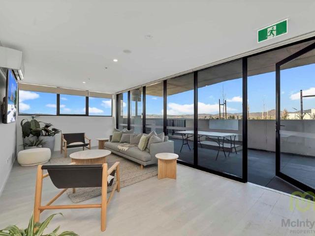 Sleek Apartment in Greenway