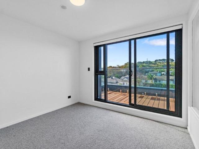 Sleek Epsom Apartment
