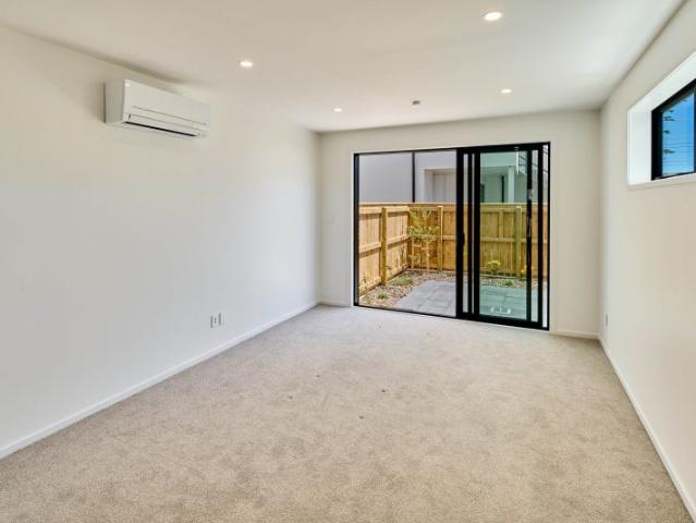 Brand new, premium living Bring us an offer!