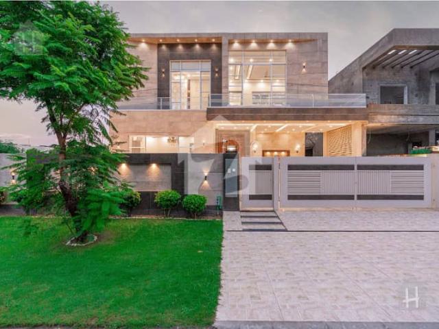 Slightly Used Near To Park 1 Kanal Modern Design Luxury House