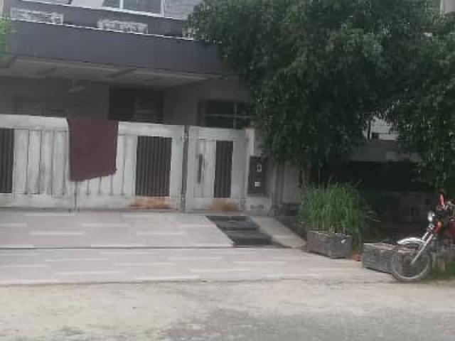 Slightly Used Owner Build Solid Construction House Lahore DHA Phase 6 ID 80001