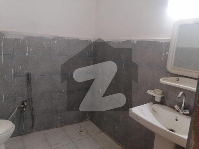 Family Flat Electricity & Gas available Water tanker & Supply Airport Housing Society Sector 4