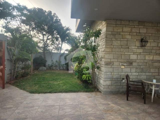 SLIGHTLY USED WEST OPEN 500 Yards Bungalow With Full Basement l For Sale Dha Phase 8