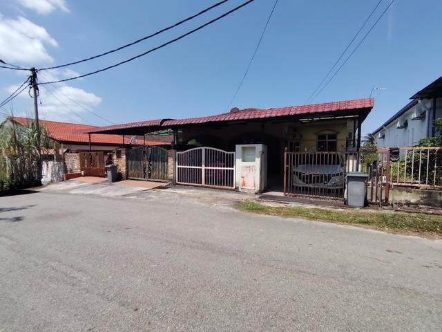 SLIGHTLY NEGO SEMI D Teres Satu Tingkat Taman Tuanku Jaafar Senawang