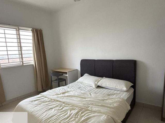 SM M1 10 03 R1 Fully Furnished Room @ Seri Mutiara Apartment | Convenient Location & Easy Access