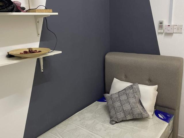 Small and clean room for male unit not mixed for rent