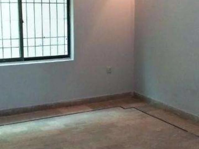 Small compound apartment with car parking Karachi Clifton ID 68862