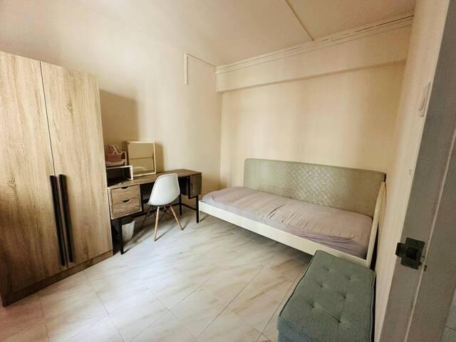 Small Cozy Room