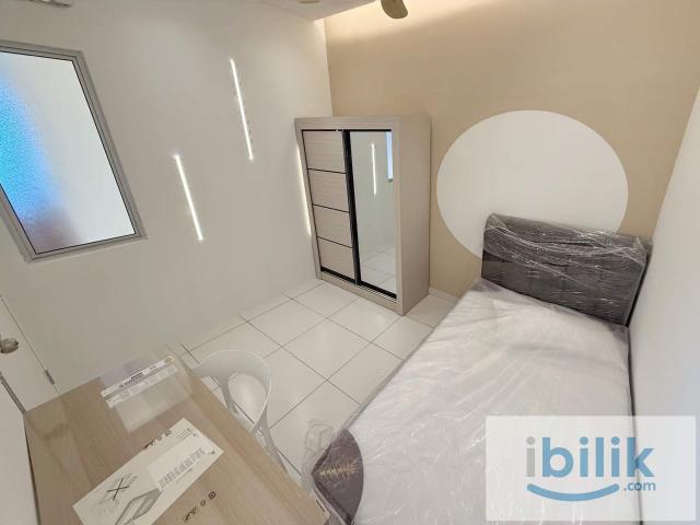 Small Room at Axis Crown, Ampang, 3 Mins walk to LRT Pandan Indah, 1+ Depo only