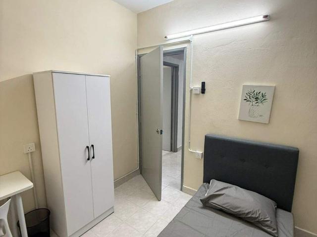 Small Room at Pelangi Damansara, Bandar Utama Male Unit