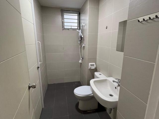 SMALL Room at The Regina, USJ 1