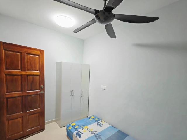 Small room available in aug 2024