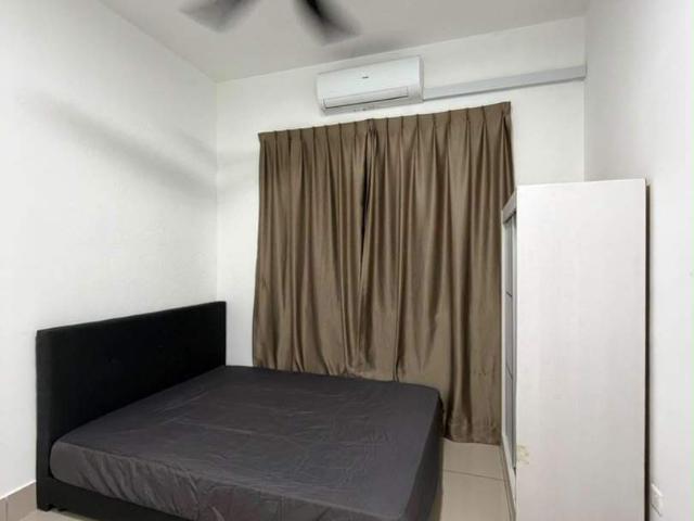 Small Room For Rent @ Razak City Residence
