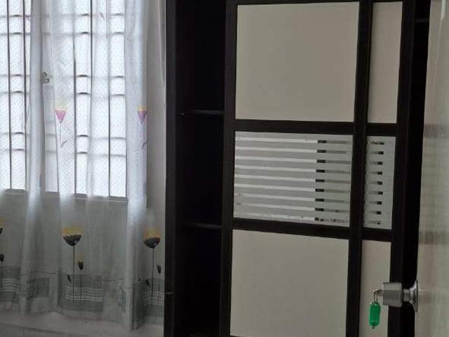 Small Room For Rent