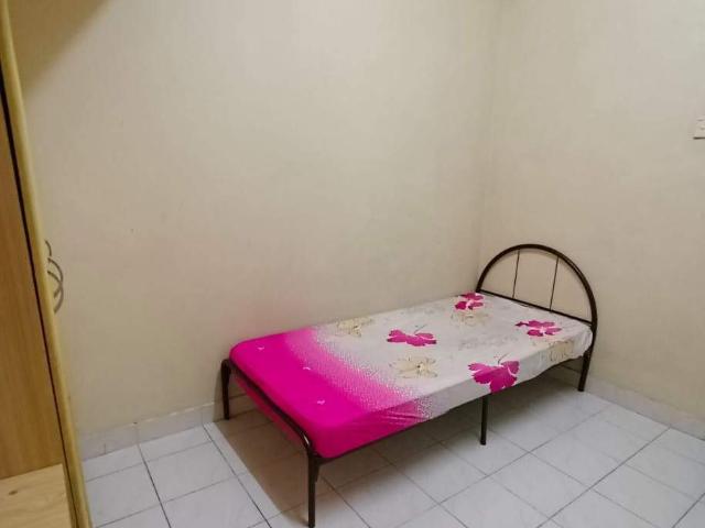 Small room walking distance to LRT @ RM 450