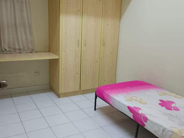 Small Room walking distance to Salak Selatan LRT