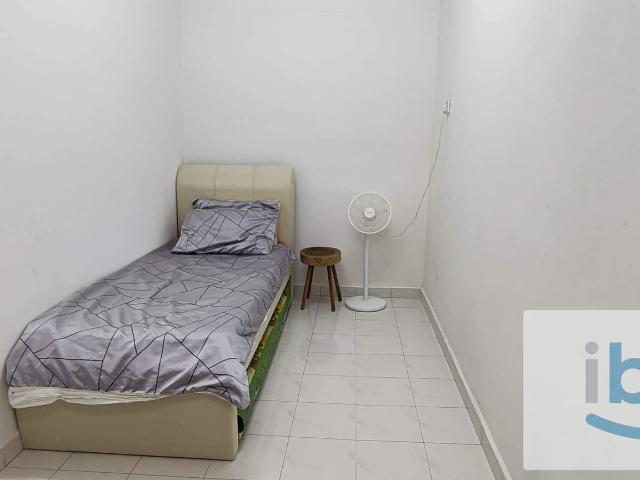 Small room with full furnish at Port Klang