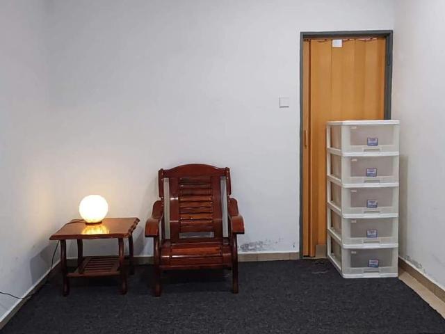 Small room with fully furnish and private bathroom@ Aeon Bukit Tinggi