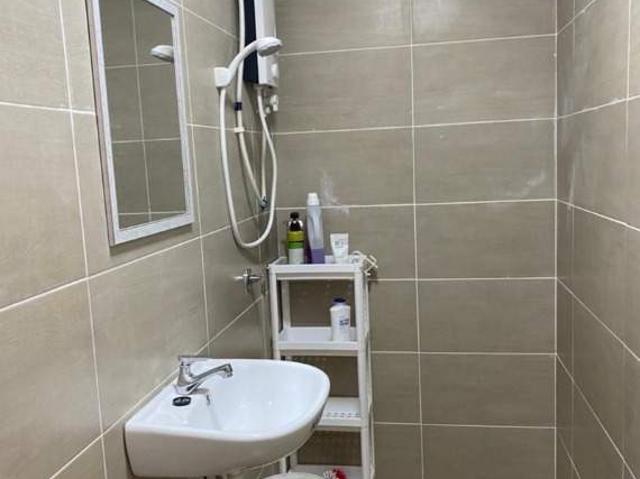Small Room with Share Bathroom unit in Residensi Gembira 737 @ Happy Garden