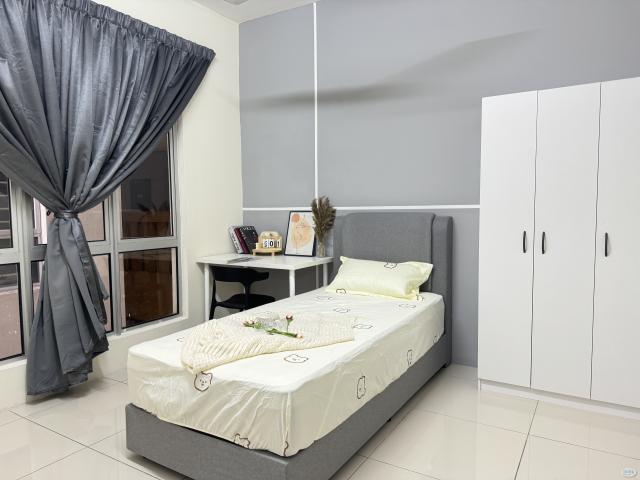 Small room with window】Pv20 Condominium | Private room | Female Unit room available now | 2km to LRT | 1Km to setapa