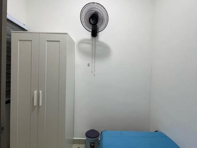 Small single fully furnished room