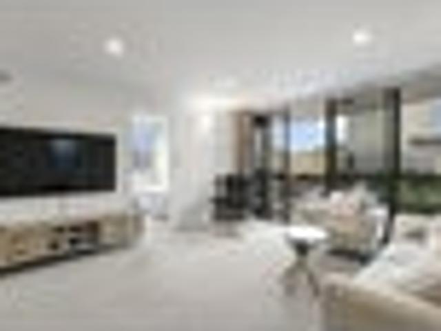 Prime beachside Living