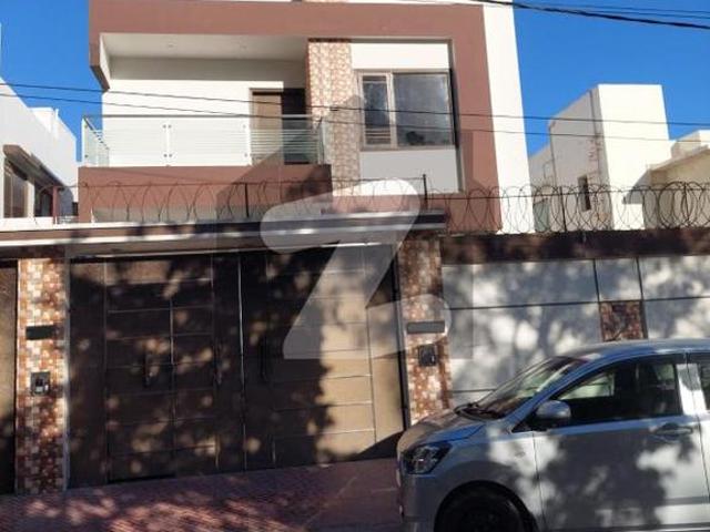 Smartly Designed Spacious House in Prime Locality PECHS Block 6
