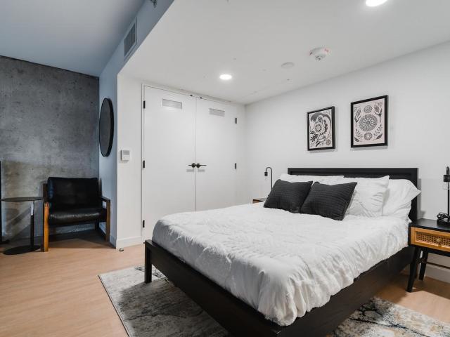 Smith Street Lofts 1 Bedroom Apartment for Rent at 185 Smith St, Winnipeg, MB R3C 3G4 Downtown Winnipeg