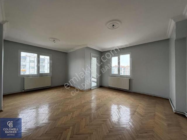 Smyrna'dan Merkezi Lokasyonda 3+1 Kiralık Daire