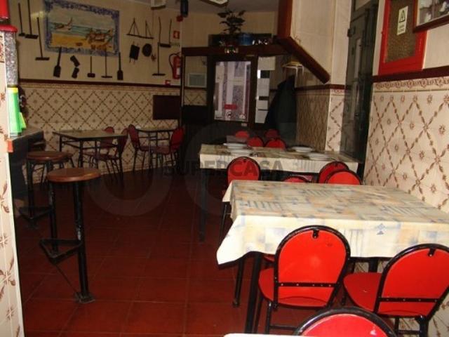 Snack bar para trespasse Praça do Peixe