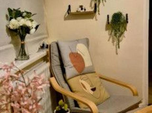 Snug double bedroom in Whitehall